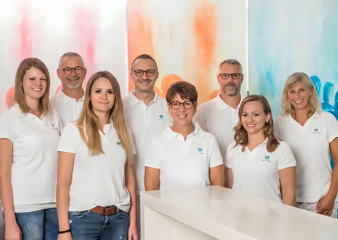 Das Team des Urologie Zentrums Hergiswil am Empfang der Praxis